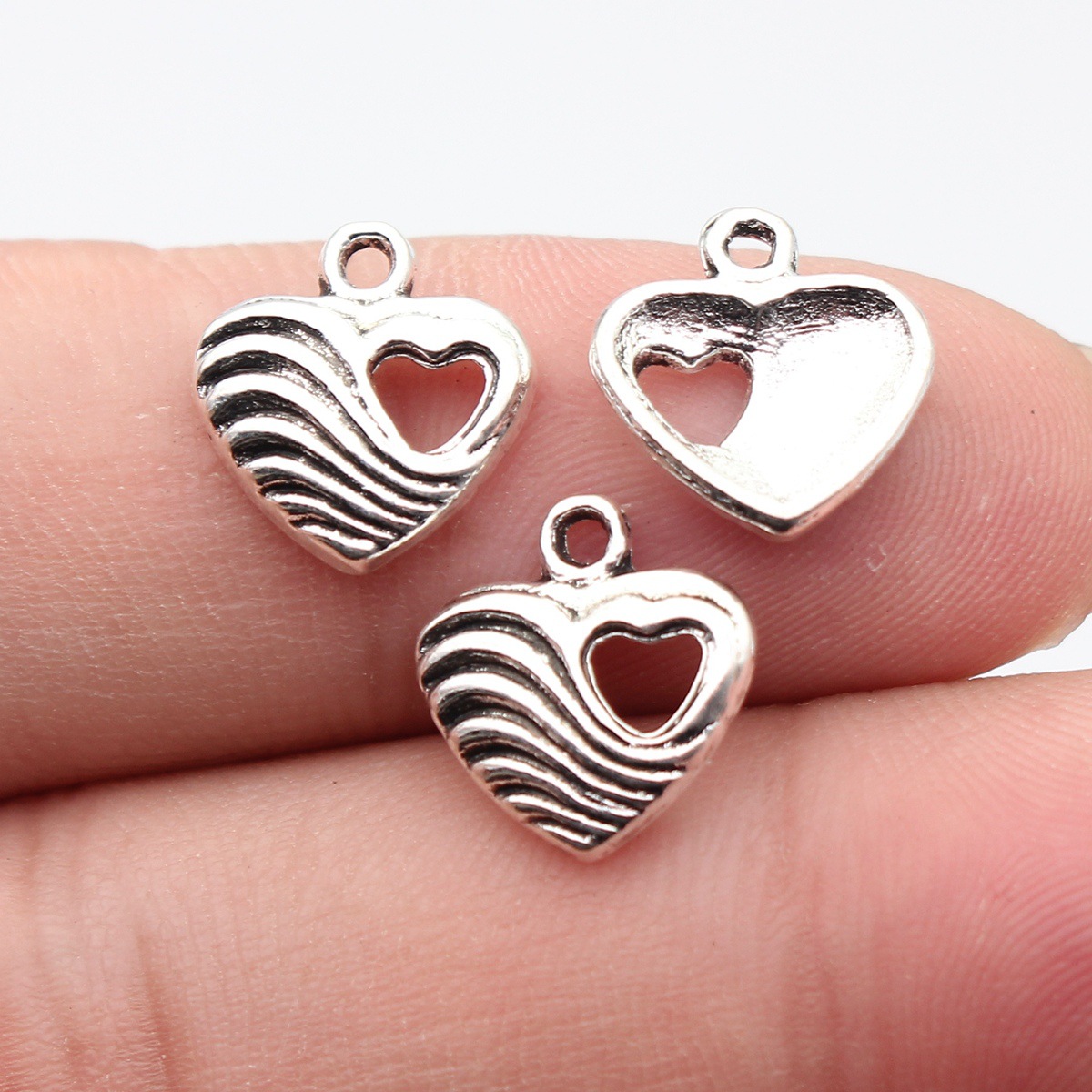 Mini Hollow Heart Vintage Coup - Jewelry Making For Couples 评论和价格